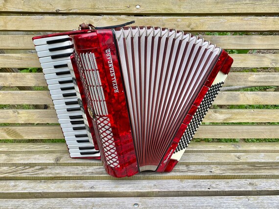 Piano accordion top 120 bass