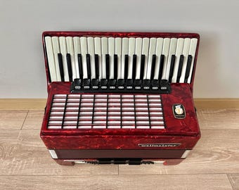 Weltmeister Accordion, 7/8 Accordion, 96 Bass, 37 Keys, 4 Voice