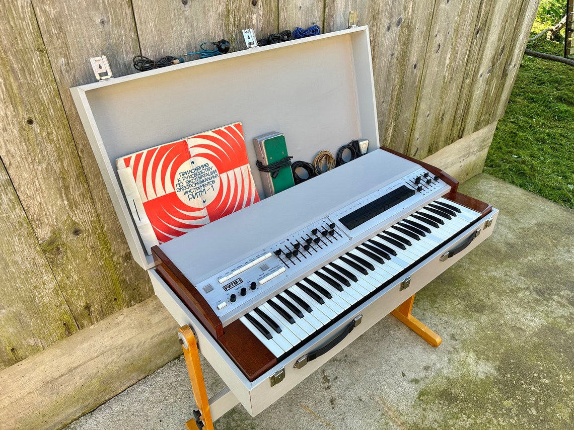 Vintage Ritm 1 Electronic Organ, USSR Synthesizer, Rhythm Machine, foto 2 di 5