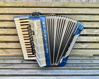 Weltmeister Amigo accordion, 96 Bass, 4 voices, 11+5 registers, 37 keys, Germany accordion, 7/8 accordion, New straps, Great sound, VIDEO