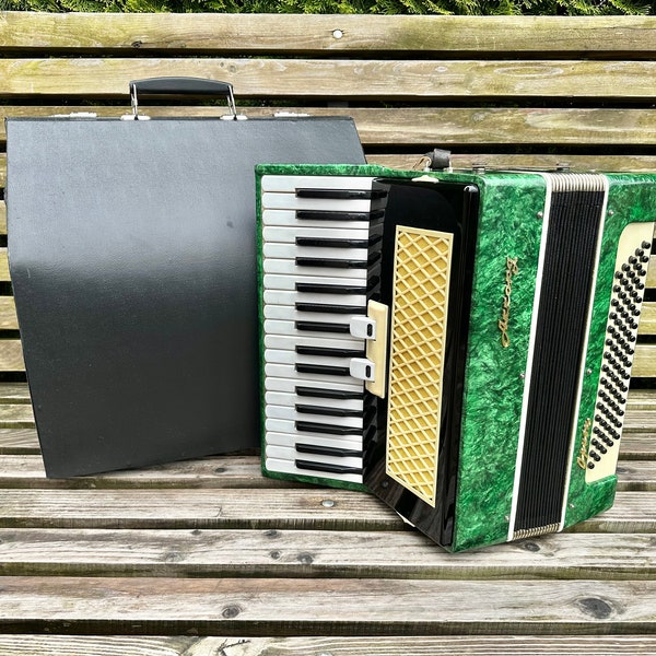 Like New Working Accord accordion, 80 Bass, 3 voice, 2 registers, Accordion, Russian Accordion, Soviet accordion, Musical instrument, VIDEO