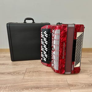Weltmeister Grandina, 5 Row accordion, 120 Bass, 4 voices, Professional Accordion, 11+5 Registers, New Straps, Concert accordion 4/4, VEDEO