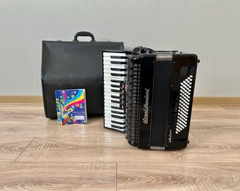 Rare Royal Standard Meteor, 3/4 Accordion, 80 Bass, 34 Key, 3