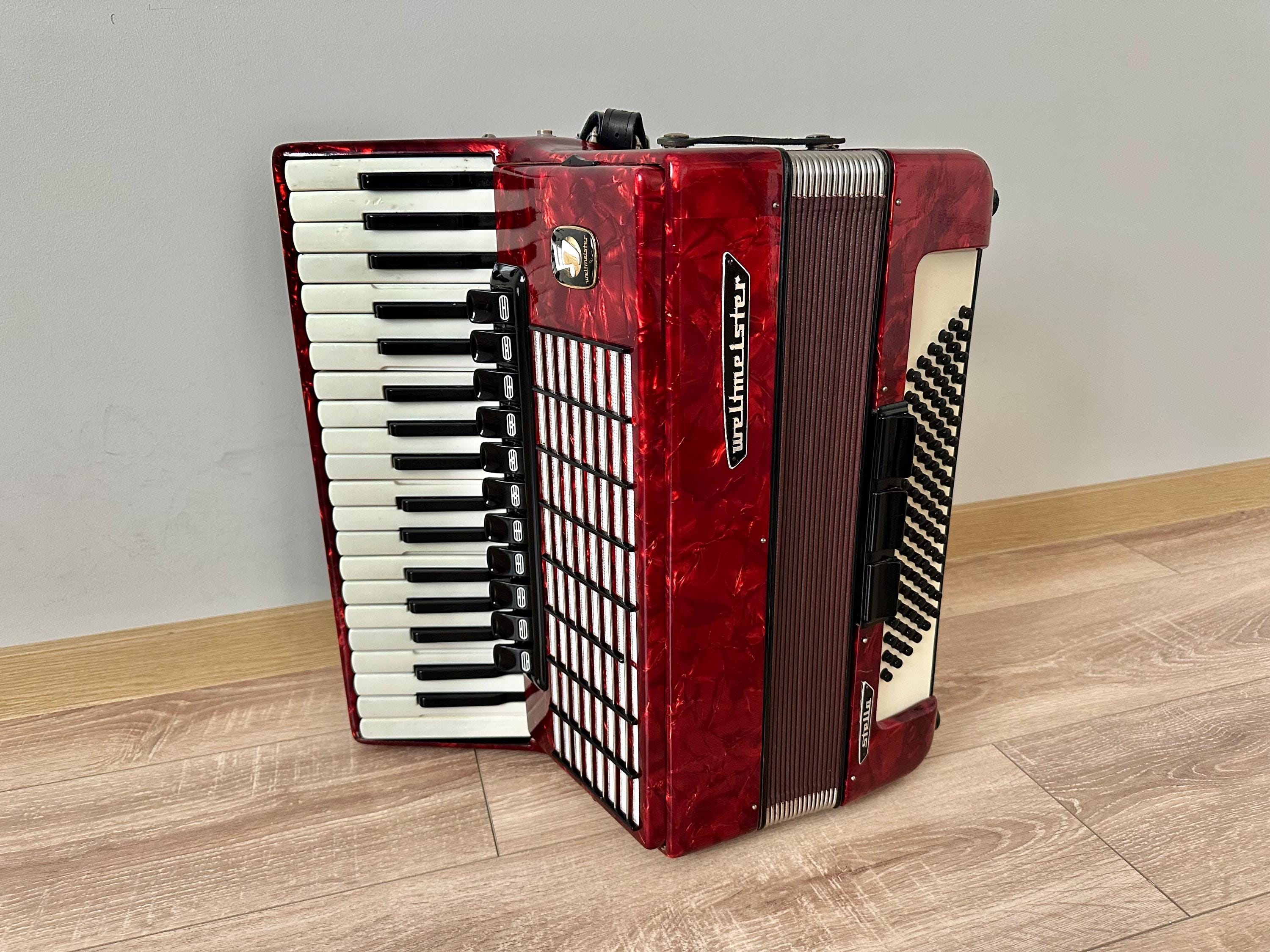 Weltmeister Accordion, 7/8 Accordion, 96 Bass, 37 Keys, 4 Voice