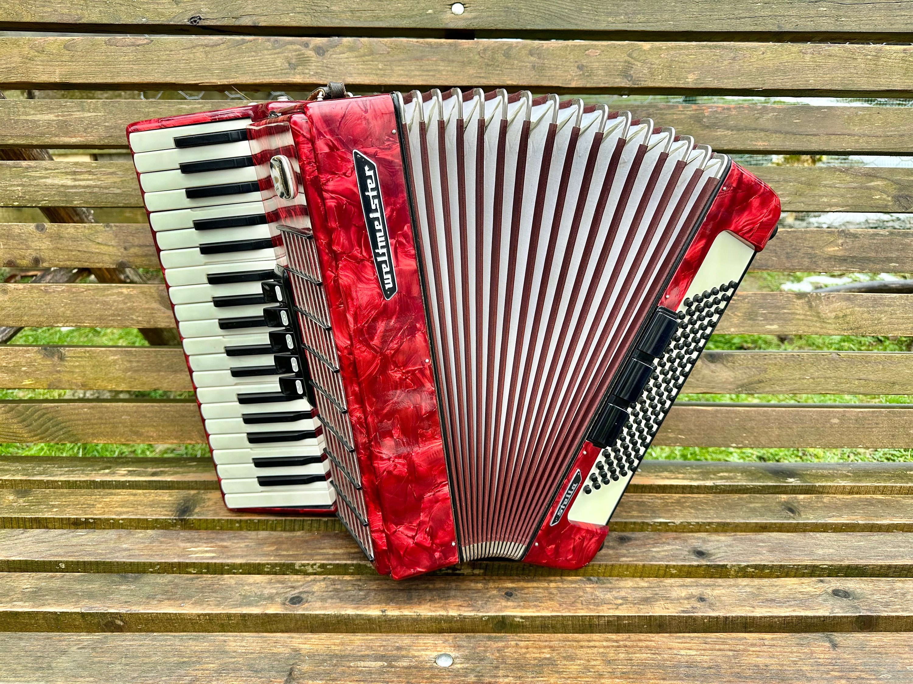 Weltmeister Stella Piano Accordion, 7/8 Accordion, 96 Bass, 37