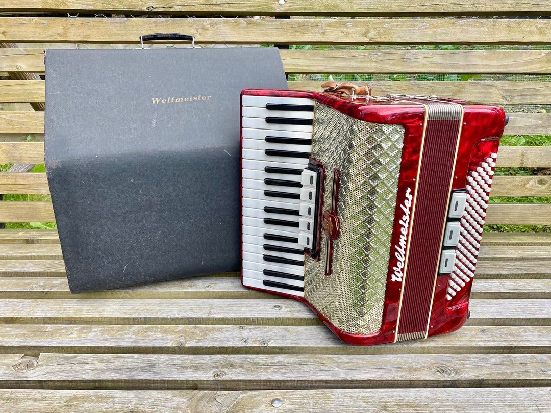 New Weltmeister Accordion, 7/8 Accordion, 96 Bass, 34 Keys, 3 Voices, 53 Registers, Germany