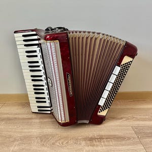 Rare Weltmeister accordion, 120 Bass, 4 voice, 11+5 registers, Germany accordion, 4/4 accordion, Accordian, Great sound, Straps, Sale, VIDEO
