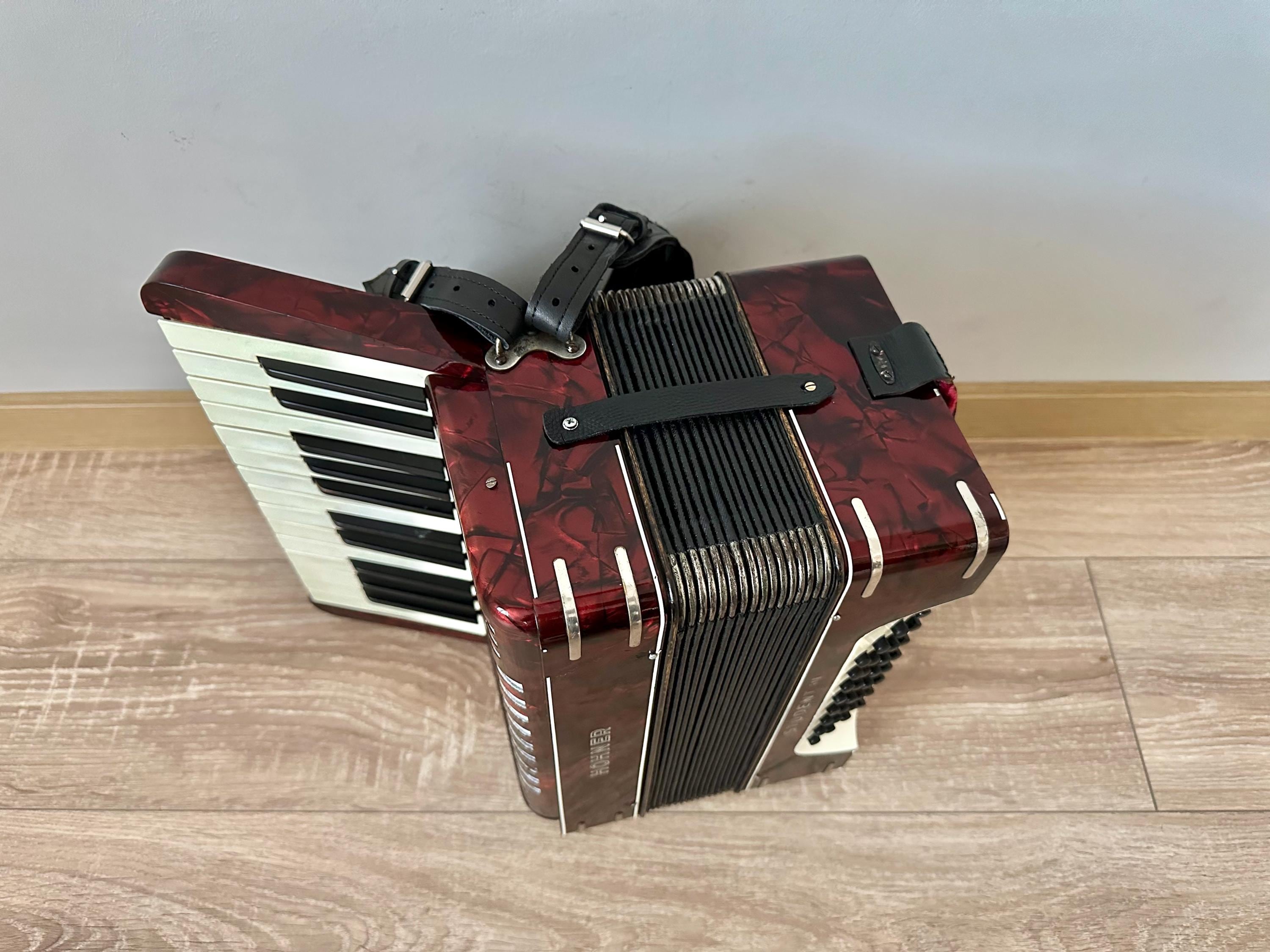 Hohner Student 3 Piano Accordion, 32 Bass, 2 Voice, Germany