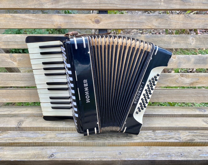 Working Hohner Student IV Piano Accordion, 32 Bass, German Accordion , HOHNER, Accordion for