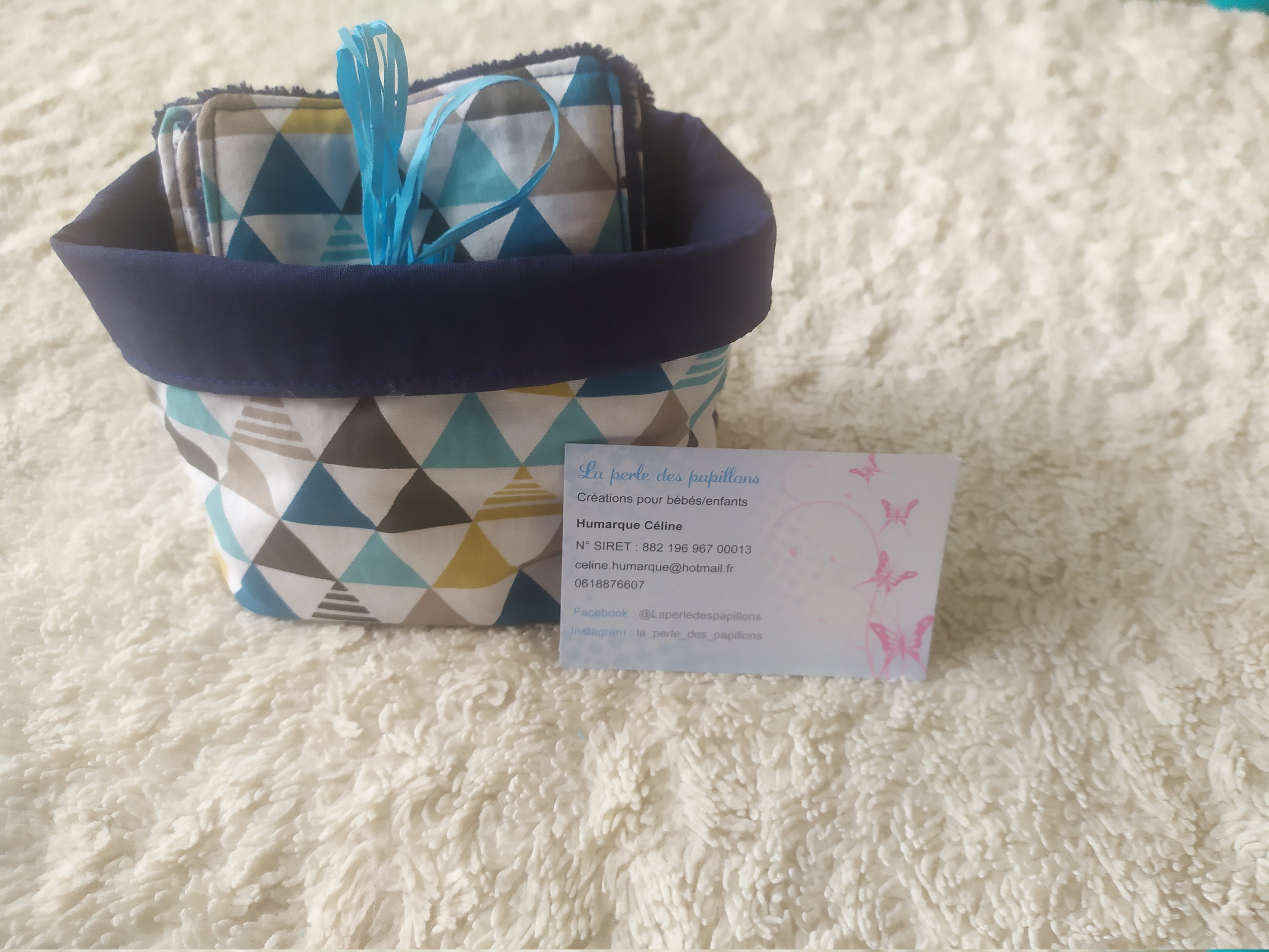 Corbeille en Tissus Triangles Réversibles et Lingettes Éponge de Bambou