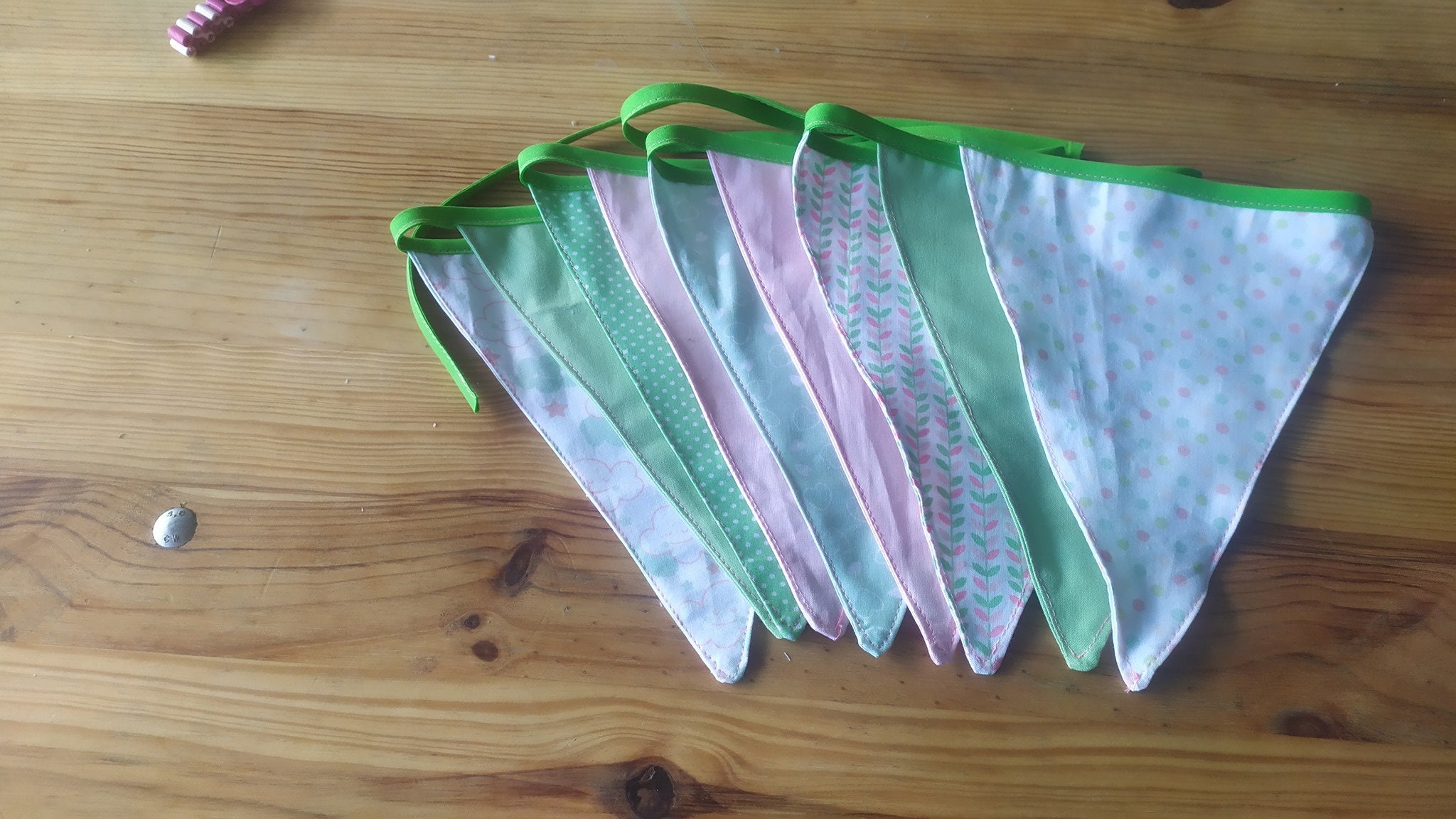 Guirlande Fanions Rose et Verte Thème Nuages, Feuilles, Uni Vert