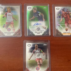 Quatro Topps Chrome UEFA Women’s Champion League Trading Cards!