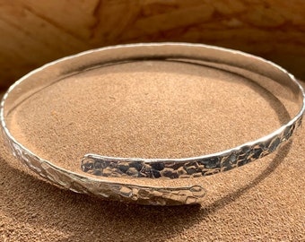 Sterling Silver Adjustable Wrap Bangle, Hammered Texture, handmade, 925 solid silver, everyday jewellery, one size bracelet, unusual gift