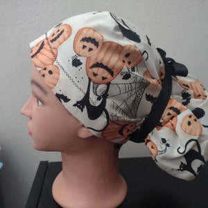Halloween scrub cap, skeleton, pumpkin, sugar skull, spider web, nurse&#39;s cap, riding cap, fast priority 2-3 day shipping! Buttons for mask