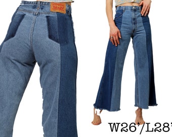 26’ Aus 8 Vintage Levi's High Waist Two Tone Flare Jeans