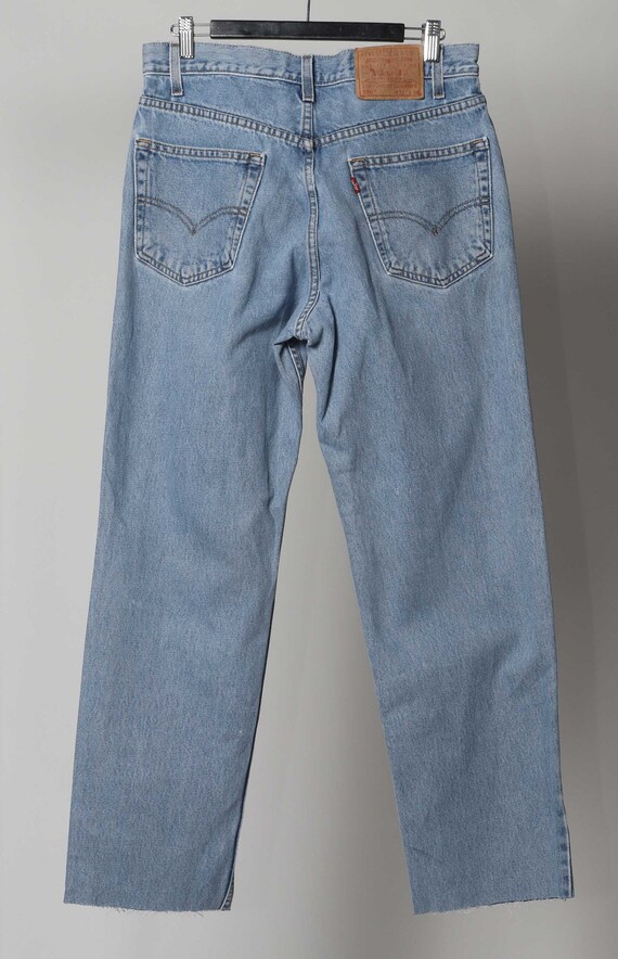 32' L Levis 550 jeans
