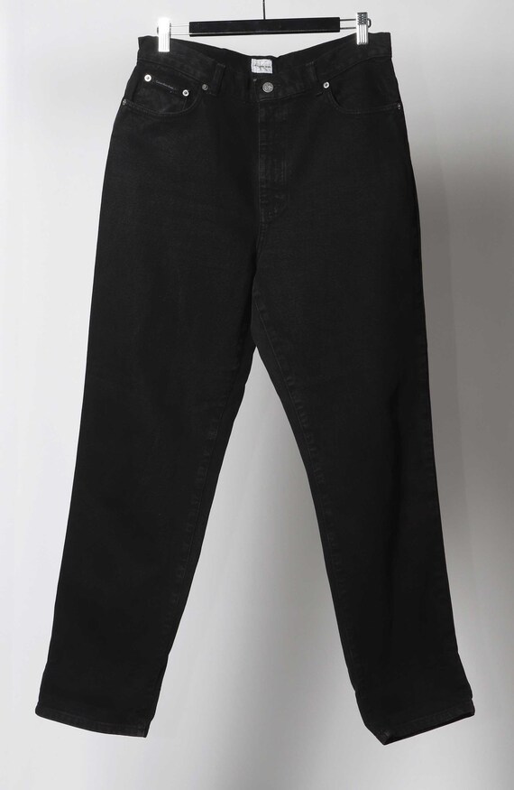 33' L Calvin Klein boyfriend jeans