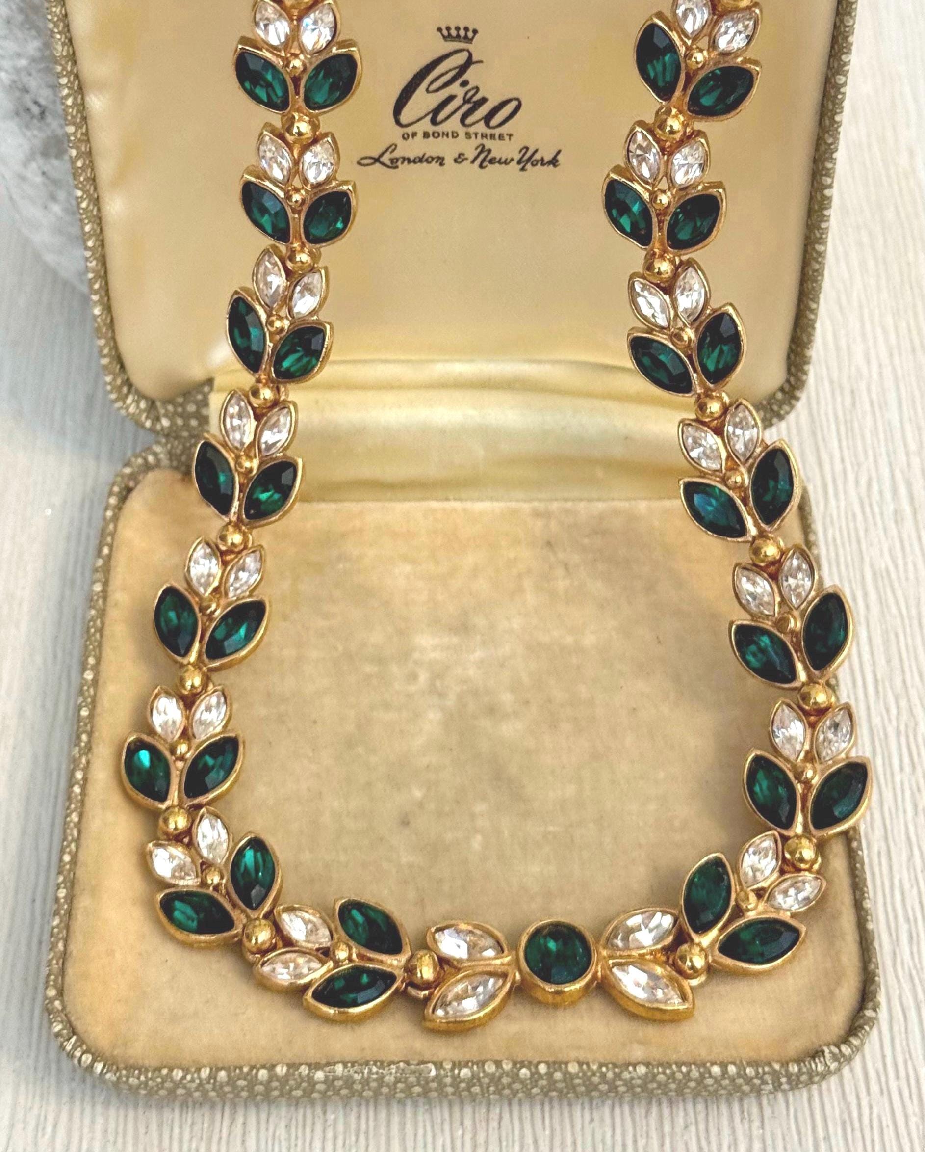 試着のみ！CARVENカルヴェン☆ヴィンテージブローチ/ゴールド緑グリーン Yahoo!オークション -「カルヴェン carven」(ブローチ