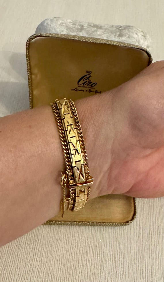 Vintage 18K Gold Plated Bracelet: Etched Articulated