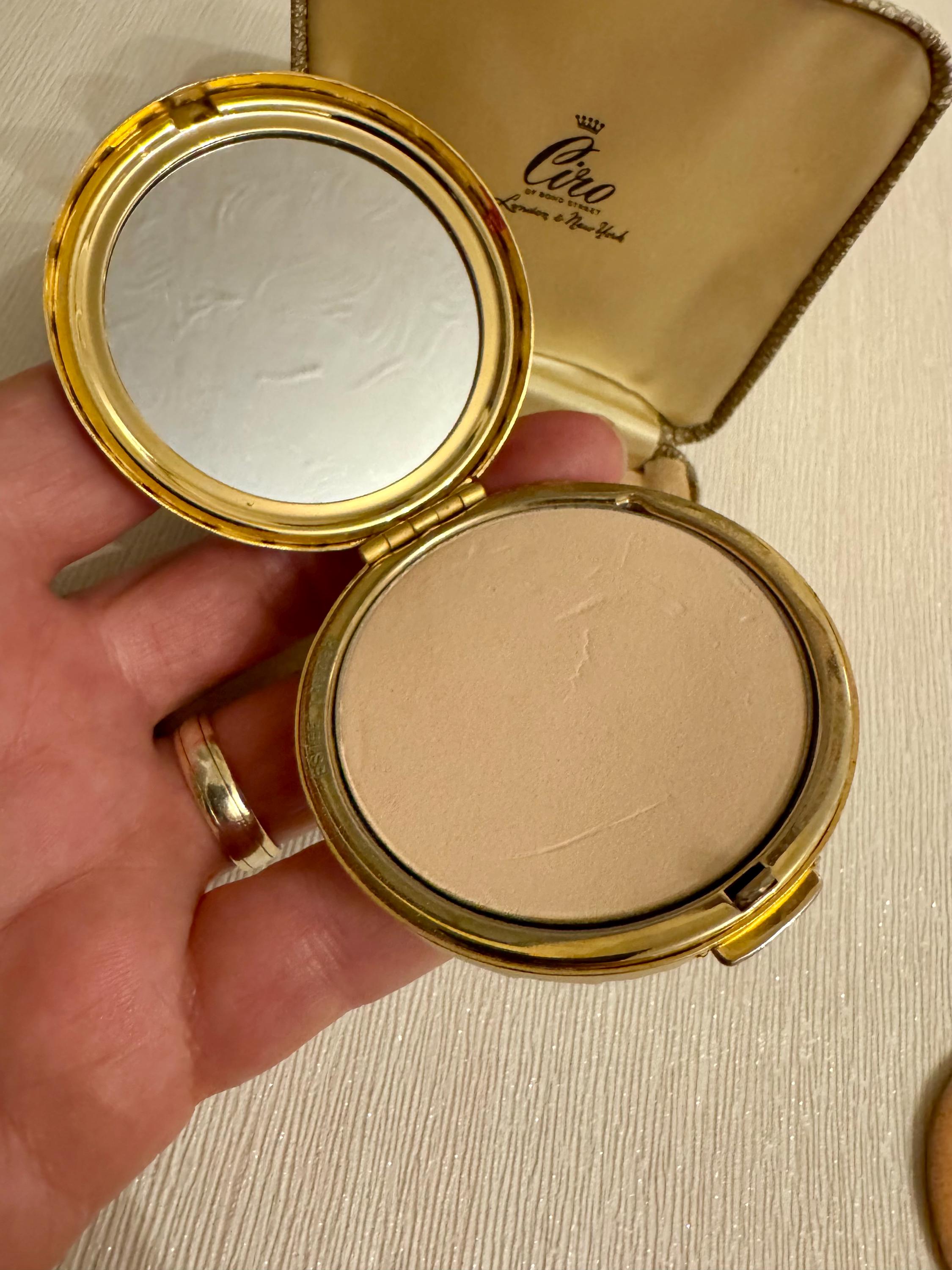 ヴィンテージ エスティ ローダー ゴールドトーン ウィーブ コンパクト