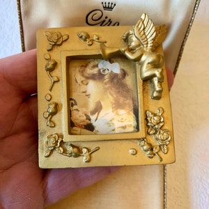 Vintage miniature photo frame, Vintage Keepsake, Cherub Photo Frame, Vintage Memory Photo, Gold Photo Frame, Vintage Gift Item