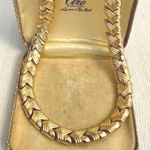 Vintage Gold Necklace, 80s Monet Necklace, Vintage Monet Jewellery, Vintage Collectable, Gold Choker Necklace, Gift For Her, Womens Necklace