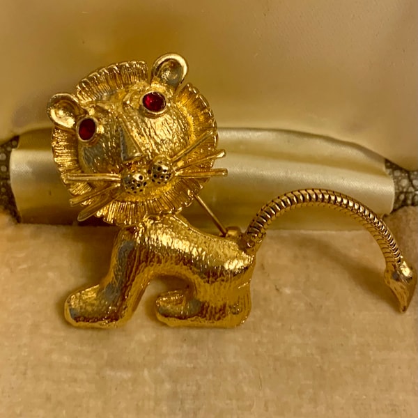 Vintage Brooch By Lisner, Vintage Lion Brooch, Vintage Collectable, Wedding Jewellery, 60s Jewellery, Vintage Jewellery, Vintage Gift