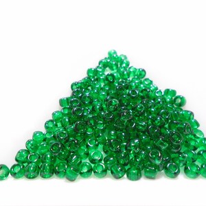 Perline di vetro, n. 8, rotonde, trasparenti, verde smeraldo, verde Natale, verde scuro, Dyna-Mites, 10 grammi
