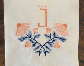 Monogrammed Tea Towel, Embroidered Floral Linen Guest Towel, Wedding, Hostess Tea Towel, Floral Daisy Linen, Housewarming New Home Gift
