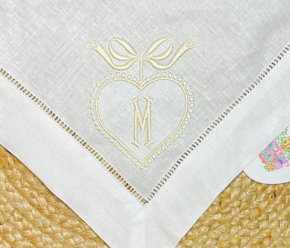 Embroidered Monogrammed Red and White Dinner Napkins, Valentine Napkins, Linen Napkins, Set of Dinner Party Napkins, 20 x 20, Guest Towel