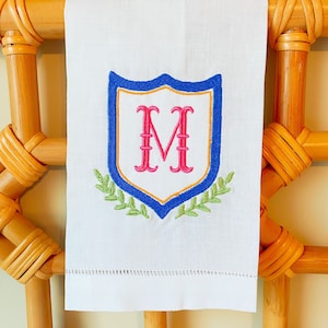 Bestickt, Monogramm, Initial Crest, Vine Design, 14 x 22 Classic Hohlsaum Hand, Gasttuch, personalisiert, Badezimmer, Hochzeit, Dekor, Geschenk