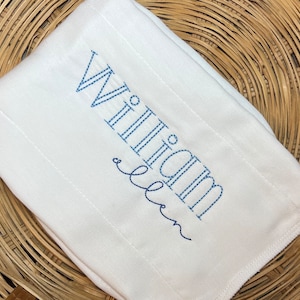 パーソナライズされた刺繍入り名前入りバープクロス、ユニセックスベビーギフト、モノグラムベビーバープクロス/布おむつ