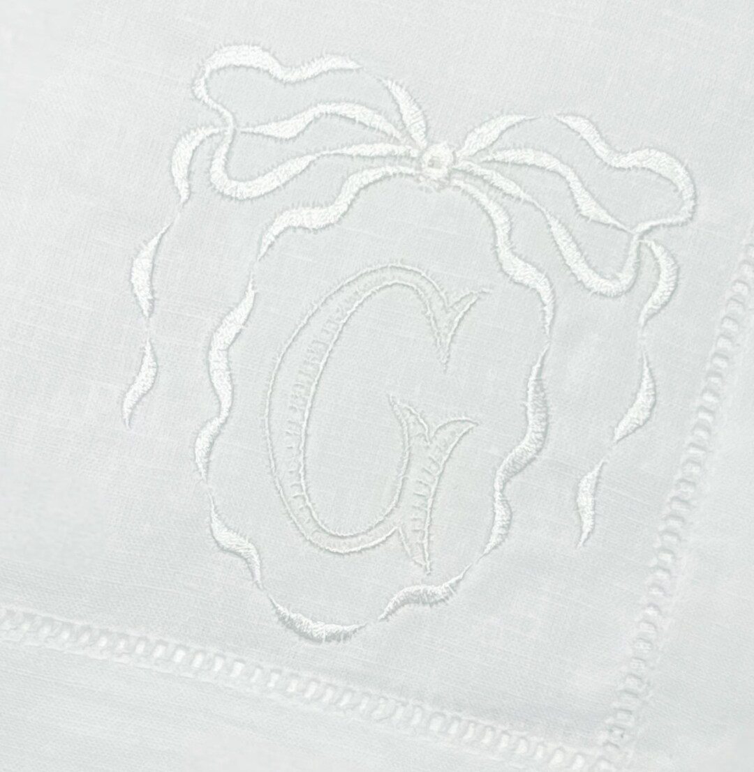 Bow-tiful Set of 4 Embroidered Bow Dinner Napkins