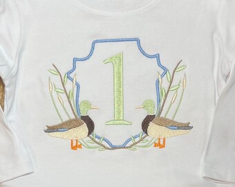 Camiseta de cumpleaños de un pato de la suerte, camiseta de primer cumpleaños de pato real, tema de un pato de la suerte, tema de pato real. Traje de burbuja unisex de pato real