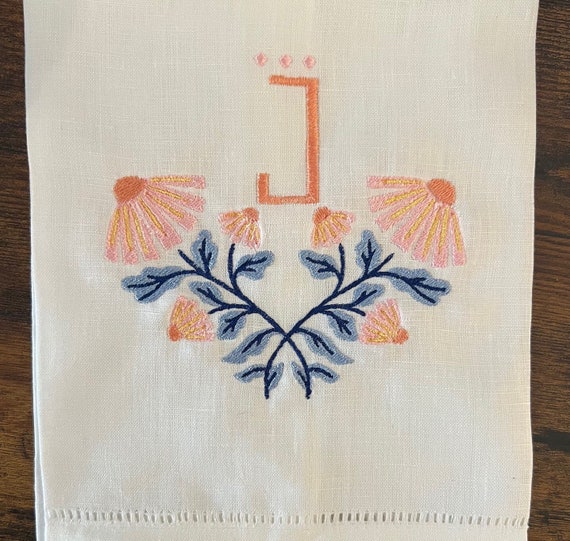 Monogrammed Tea Towel, Embroidered Floral Linen Guest Towel, Wedding, Hostess Tea Towel, Floral Daisy Linen, Housewarming New Home Gift