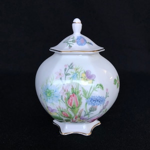 Vintage Aynsley &#39; Wild Tudor&#39; Fine Bone China Covered Bowl - Made in England c1980s