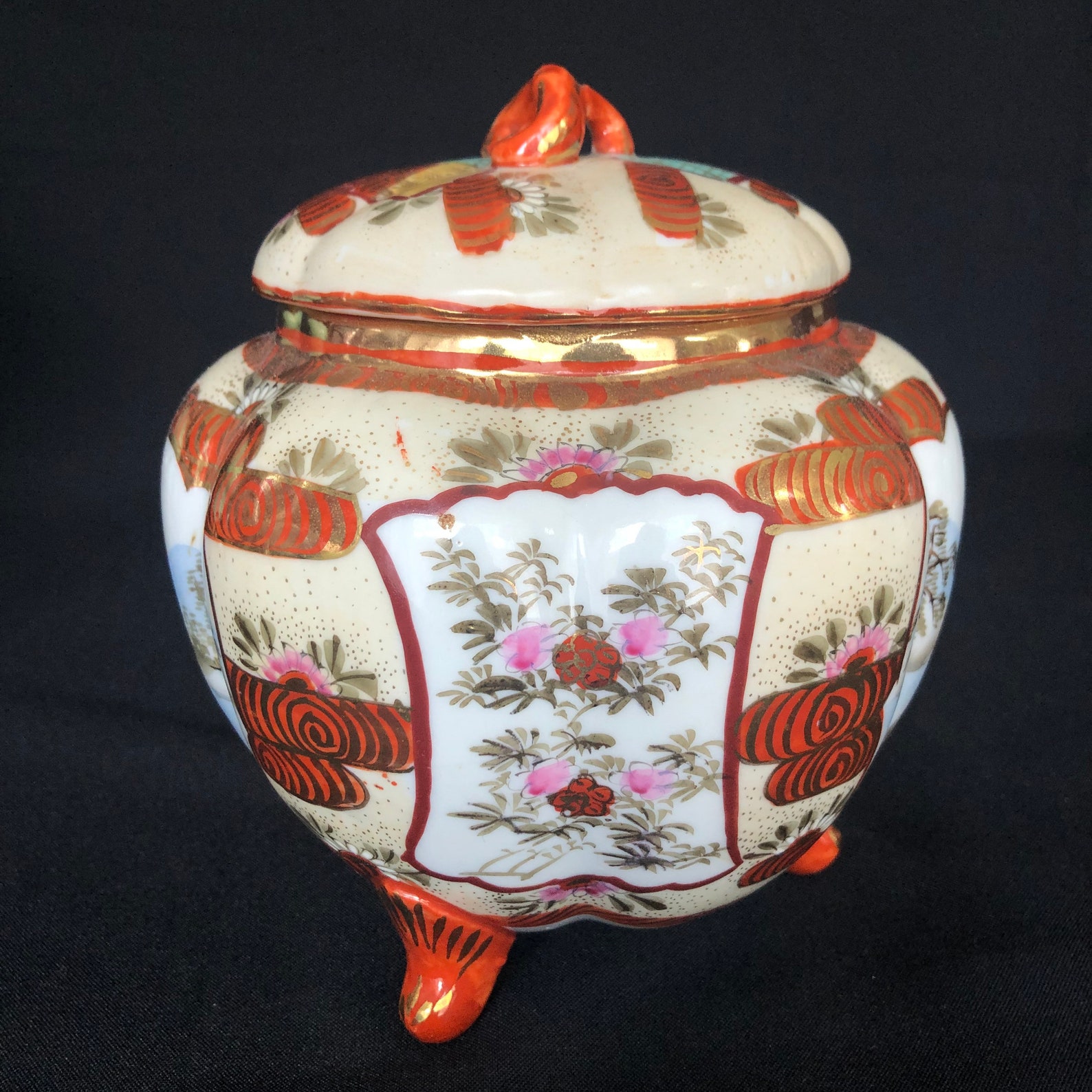 Amazing Antique Japanese Kutani Hand Painted Porcelain Ginger Jar Made