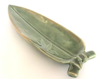 Cool Vintage Pottery Leaf Tray