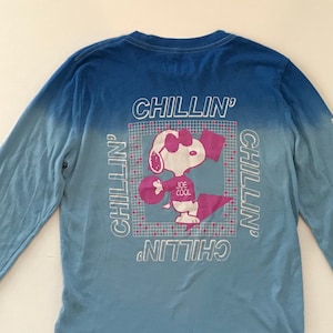 Snoopy doghouse peanuts chillin long sleeve shirt, blue, size youth medium