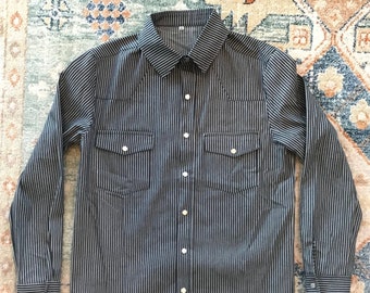 Mens conductor striped denim button up long sleeve shirt in blue size large