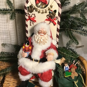 Clothtique by Possible Dreams Vintage Department Store Santa 1995