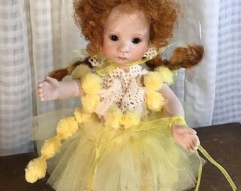 Darlene Lane pintó una reproducción de la escultura de Julie Good Kruger.