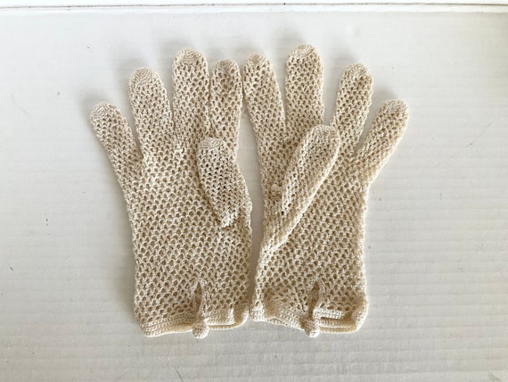 Vintage 30s Gloves Crocheted Cotton O/S - image 3