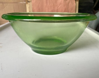 Vintage 20s 30s Bowl Mixing Depression Glass Hemingray Glass Co Green Uranium Glass