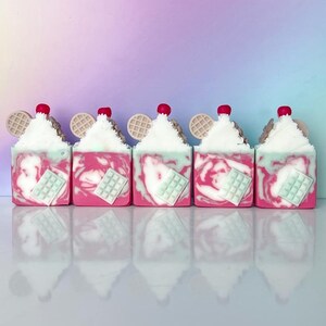 Christmas Brunch | Sweet Mint & Vanilla Scent | Christmas Holiday (Handmade Vegan Soap | Frosted Soap Frosting)