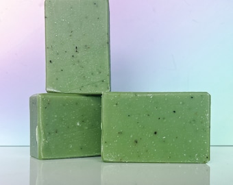 Evergreen Bar Soap - 5oz | aromatic & fresh notes of woodsy scent | Christmas Holiday (Handmade Soap)