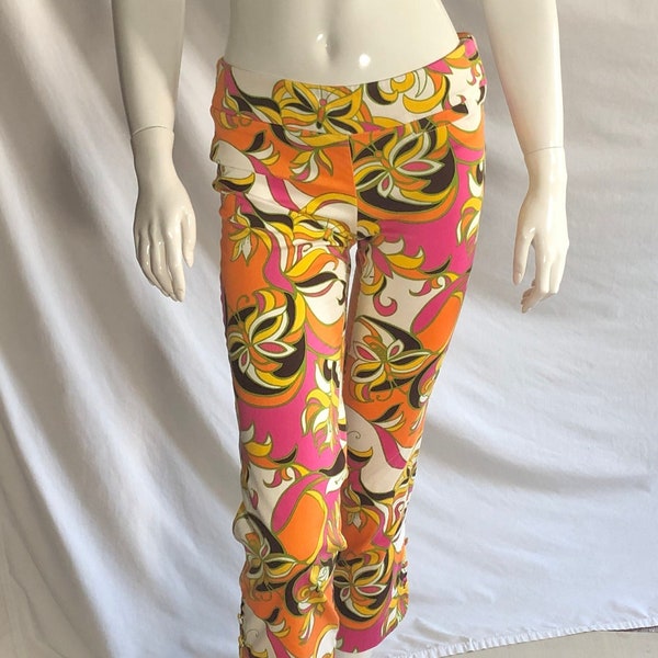 Groovy Y2K Lilly Pulitzer Kristen Palm Beach Fit Capri Pants Button hem Multicolor Retro Butterfly Flower Print Orange Pink Brown Size 0 XXS