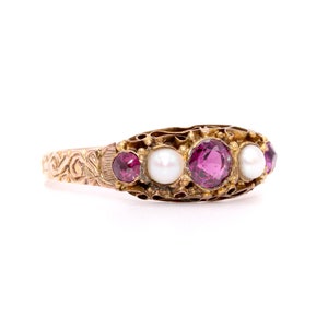Antique Victorian 15K Yellow Gold Rhodolite Garnet and Pearl Ring with Engraved Band