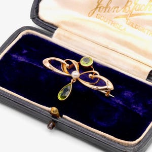Antique Art Nouveau 15K Yellow Gold Peridot and Pearl Brooch, in Original Case