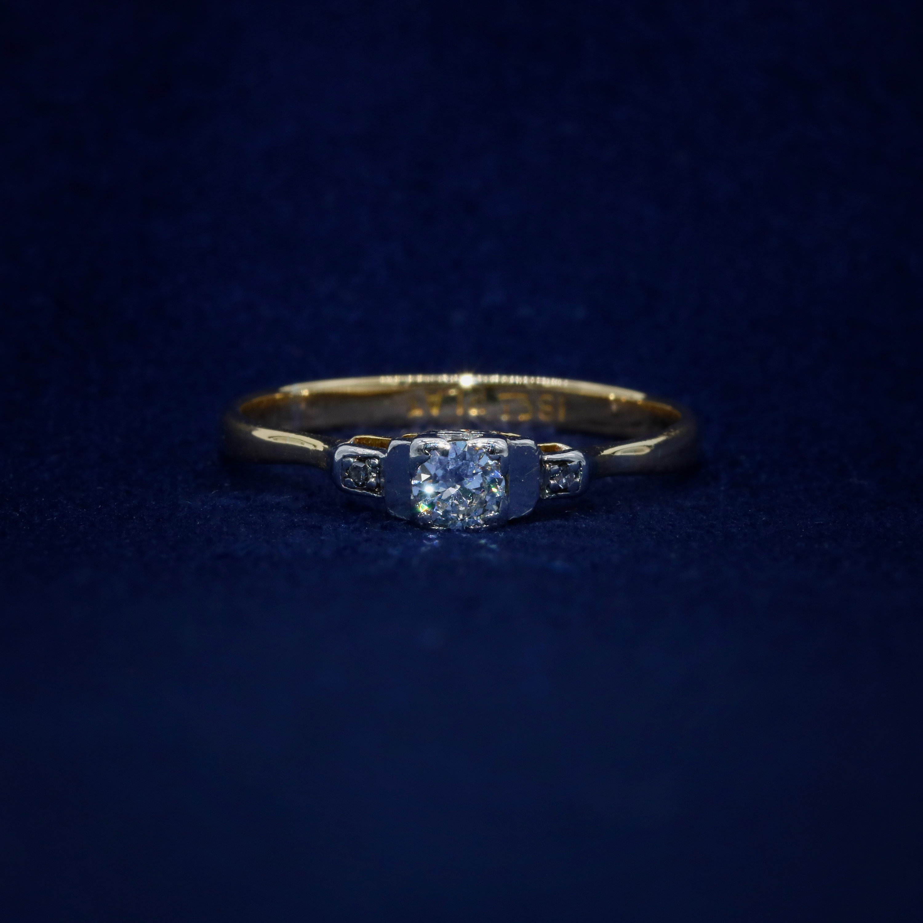 art-deco-1930s-18k-yellow-gold-and-platinum-0-18ctw-diamond-trilogy